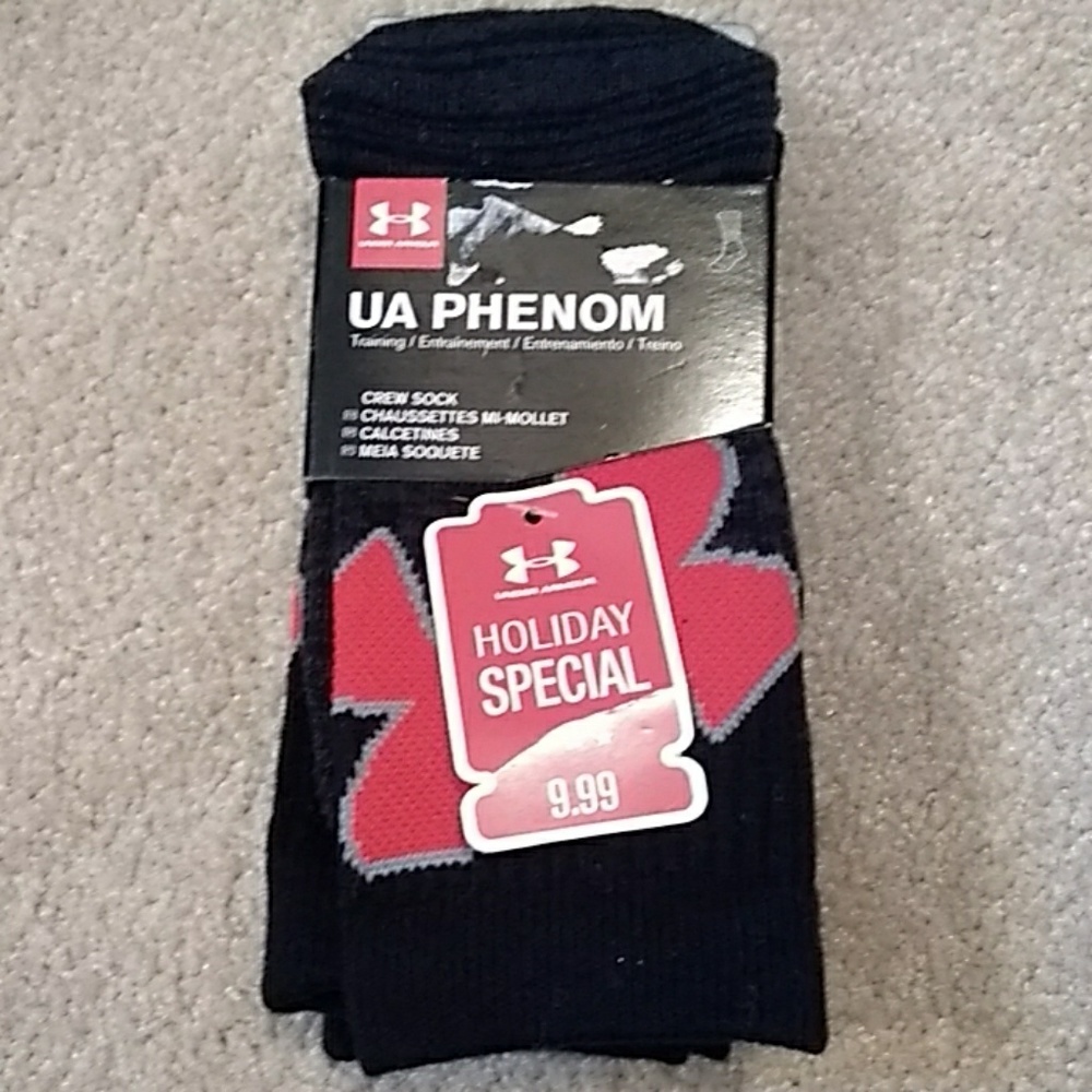 Under Armour NWT two pair sock packet